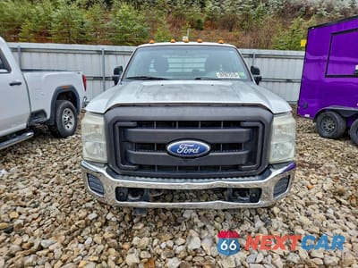 Piąte zdjęcie samochodu w środku: 2011 FORD F250 FLATBED TRUCK VIN:1FT7X2BT4BEB48073 - miniatura