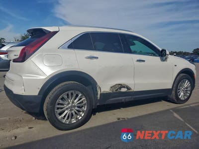 Trzecie zdjęcie samochodu z tyłu: 2024 CADILLAC XT4 LUXURY VIN:1GYAZAR40RF201679 - miniatura