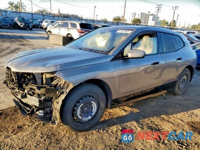 2024 BMW IX XDRIVE50 WB523CF03RCR15800 - główne zdjęcie licytacji z USA - miniatura
