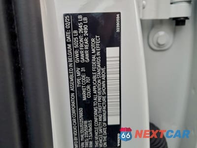 Zdjęcie 14 z 14 samochodu: 2025 VOLVO XC40 CORE VIN:YV4L12UJ5S2576650 - miniatura