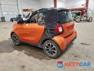 Drugie zdjęcie samochodu z przodu: 2016 SMART FORTWO VIN:WMEFJ5DA9GK080065 - miniatura