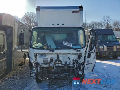 Piąte zdjęcie samochodu w środku: 2025 ISUZU NRR BOX TRUCK VIN:JALE5W168S7P01116 - miniatura