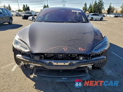 Piąte zdjęcie samochodu w środku: 2021 TESLA MODEL S VIN:5YJSA1E62MF452564 - miniatura