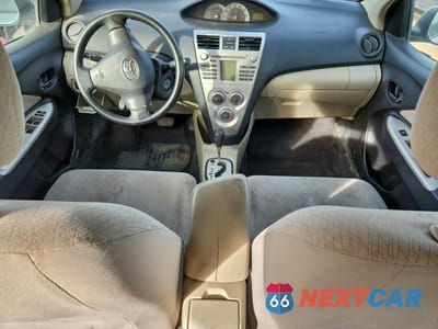 Zdjęcie 8 z 12 samochodu: 2008 TOYOTA YARIS VIN:JTDBT903084005458 - miniatura