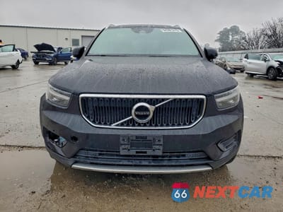 Piąte zdjęcie samochodu w środku: 2019 VOLVO XC40 T5 MOMENTUM VIN:YV4162UK0K2120492 - miniatura