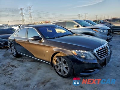 Czwarte zdjęcie samochodu z boku: 2014 MERCEDES-BENZ S 550 4MATIC VIN:WDDUG8FB8EA022159 - miniatura