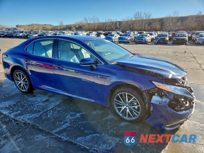 Czwarte zdjęcie samochodu z boku: 2024 TOYOTA CAMRY HYBRID XLE VIN:4T1F31AK5RU066732 - miniatura