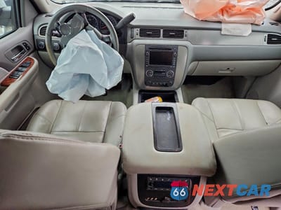Zdjęcie 8 z 14 samochodu: 2008 CHEVROLET SUBURBAN K1500 LS VIN:1GNFK16Y78R140410 - miniatura