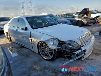 Czwarte zdjęcie samochodu z boku: 2000 MERCEDES-BENZ S 500 VIN:WDBNG75J9YA047771 - miniatura