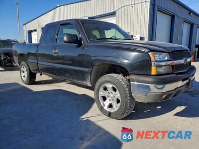 Czwarte zdjęcie samochodu z boku: 2003 CHEVROLET SILVERADO K1500 VIN:2GCEK19T931189176 - miniatura