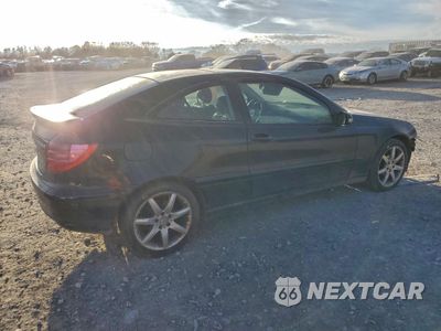 Trzecie zdjęcie samochodu z tyłu: 2004 MERCEDES-BENZ C 230K SPORT COUPE VIN:WDBRN40J14A566854 - miniatura