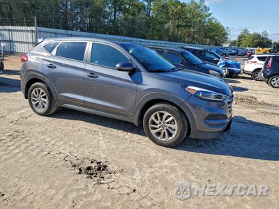 Czwarte zdjęcie samochodu z boku: 2017 HYUNDAI TUCSON SE VIN:KM8J23A44HU386083 - miniatura