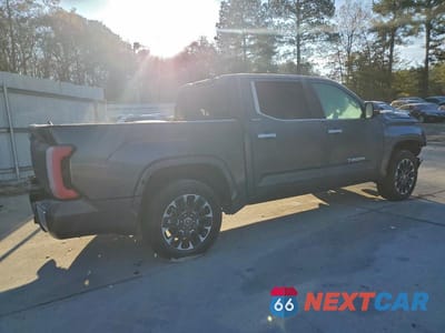 Trzecie zdjęcie samochodu z tyłu: 2024 TOYOTA TUNDRA CREWMAX LIMITED VIN:5TFJC5DB4RX045144 - miniatura