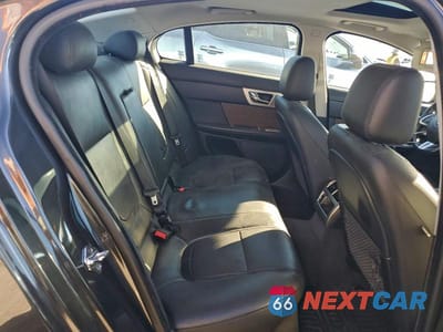 Zdjęcie 10 z 12 samochodu: 2015 JAGUAR XF 2.0T PREMIUM VIN:SAJWA0FS7FPU83374 - miniatura