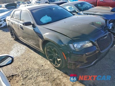 Czwarte zdjęcie samochodu z boku: 2016 CHRYSLER 300 S VIN:2C3CCABG4GH310912 - miniatura