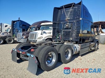 Czwarte zdjęcie samochodu z boku: 2016 VOLVO VN VNL VIN:4V4NC9EH1GN950580 - miniatura