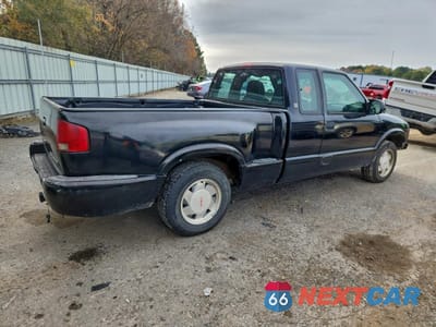 Trzecie zdjęcie samochodu z tyłu: 2003 GMC SONOMA VIN:1GTCS19X238241481 - miniatura