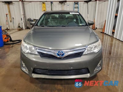Piąte zdjęcie samochodu w środku: 2014 TOYOTA CAMRY HYBRID VIN:4T1BD1FK1EU141344 - miniatura