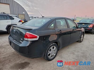 Trzecie zdjęcie samochodu z tyłu: 2008 FORD FOCUS SE VIN:1FAHP35NX8W176427 - miniatura