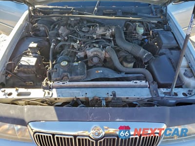 Zdjęcie 11 z 12 samochodu: 2002 MERCURY GRAND MARQUIS LS VIN:2MEFM75W82X611269 - miniatura