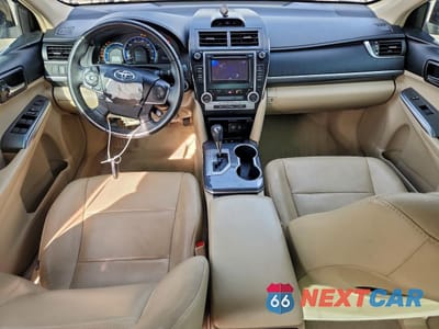 Zdjęcie 8 z 13 samochodu: 2013 TOYOTA CAMRY HYBRID VIN:4T1BD1FK4DU074365 - miniatura