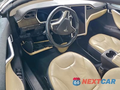 Zdjęcie 8 z 12 samochodu: 2013 TESLA MODEL S VIN:5YJSA1DG2DFP03528 - miniatura