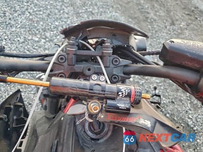 Zdjęcie 7 z 9 samochodu: 2024 KAWASAKI ZR900 F VIN:ML5ZRDF11RDA68038 - miniatura
