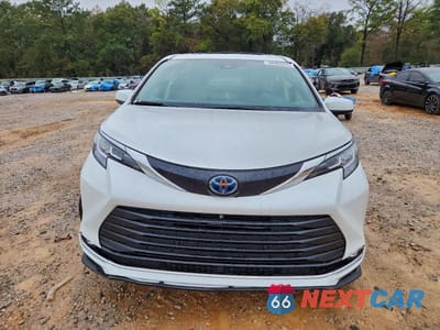 Piąte zdjęcie samochodu w środku: 2022 TOYOTA SIENNA XLE VIN:5TDYRKEC8NS130524 - miniatura