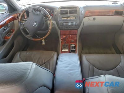 Zdjęcie 8 z 12 samochodu: 2006 LEXUS LS 430 VIN:JTHBN36F265050867 - miniatura
