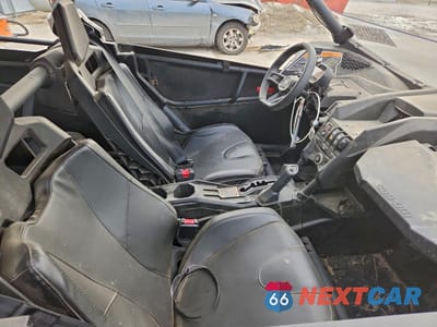 Piąte zdjęcie samochodu w środku: 2023 CAN-AM MAVERICK X3 MAX RS TURBO RR VIN:3JBVKAV47PE000826 - miniatura
