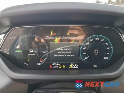 Zdjęcie 9 z 12 samochodu: 2024 AUDI RS E-TRON GT VIN:WAUBHBFW8R7901563 - miniatura