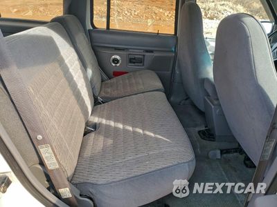 Zdjęcie 11 z 13 samochodu: 1993 FORD EXPLORER VIN:1FMDU34X2PUC39921 - miniatura
