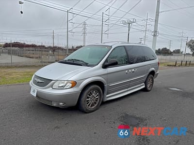 Drugie zdjęcie samochodu z przodu: 2002 CHRYSLER TOWN & COUNTRY LIMITED VIN:2C8GP64L32R587917 - miniatura