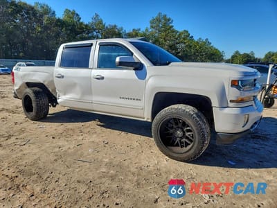 Czwarte zdjęcie samochodu z boku: 2017 CHEVROLET SILVERADO K1500 LT VIN:3GCUKREC8HG164655 - miniatura