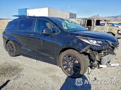 Czwarte zdjęcie samochodu z boku: 2021 TOYOTA SIENNA XSE VIN:5TDXRKECXMS041175 - miniatura