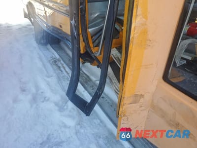 Zdjęcie 9 z 10 samochodu: 2016 CHEV EXPRESS G3500 VIN:1GB3GSBG1G1156040 - miniatura