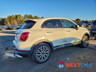 Trzecie zdjęcie samochodu z tyłu: 2018 FIAT 500X LOUNGE VIN:ZFBCFYDBXJP637379 - miniatura