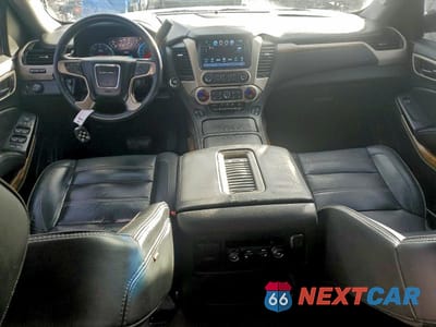 Zdjęcie 8 z 12 samochodu: 2019 GMC YUKON XL DENALI VIN:1GKS1HKJ1KR380317 - miniatura