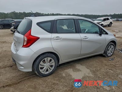 Trzecie zdjęcie samochodu z tyłu: 2018 NISSAN VERSA NOTE S VIN:3N1CE2CPXJL369796 - miniatura