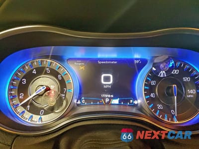 Zdjęcie 9 z 13 samochodu: 2018 CHRYSLER 300 TOURING VIN:2C3CCAAG8JH222812 - miniatura