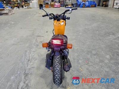 Czwarte zdjęcie samochodu z boku: 2011 HONDA NPS50 VIN:JH2AF580XBK703723 - miniatura