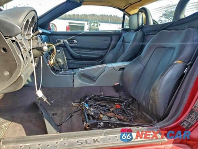 Zdjęcie 7 z 12 samochodu: 2004 MERCEDES-BENZ SLK VIN:WDBKK49F34F302434 - miniatura