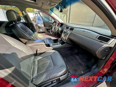 Piąte zdjęcie samochodu w środku: 2008 CHEVROLET IMPALA SUPER SPORT VIN:2G1WD58C389145408 - miniatura