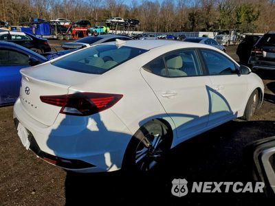 Trzecie zdjęcie samochodu z tyłu: 2019 HYUNDAI ELANTRA SEL VIN:5NPD84LF3KH494698 - miniatura
