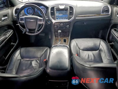 Zdjęcie 8 z 12 samochodu: 2013 CHRYSLER 300C VIN:2C3CCAKT6DH652886 - miniatura