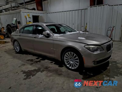 Czwarte zdjęcie samochodu z boku: 2012 BMW 750 LXI VIN:WBAKC8C57CC437189 - miniatura