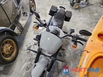 Piąte zdjęcie samochodu w środku: 2024 HARLEY-DAVIDSON FXLRS VIN:1HD1YWZ16RB055404 - miniatura