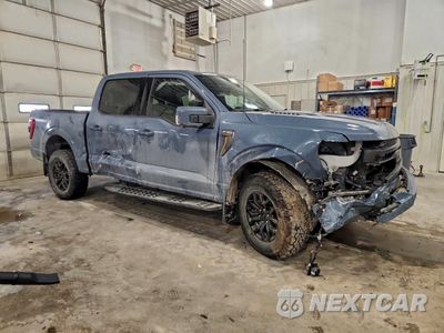 Czwarte zdjęcie samochodu z boku: 2023 FORD F150 SUPERCREW VIN:1FTEW1E87PFB43625 - miniatura