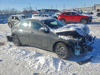 Czwarte zdjęcie samochodu z boku: 2025 HYUNDAI ELANTRA BLUE VIN:KMHLM4DJ8SU154202 - miniatura