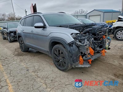 Czwarte zdjęcie samochodu z boku: 2024 VOLKSWAGEN ATLAS SE VIN:1V2KR2CA9RC521808 - miniatura